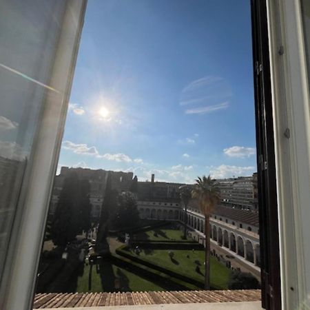 Camera X2 Con Magnifica Vista Sul Chiostro Di Michelangelo E Le Terme Di Diocleziano Rome Luaran gambar