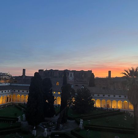 Camera X2 Con Magnifica Vista Sul Chiostro Di Michelangelo E Le Terme Di Diocleziano Rome Luaran gambar