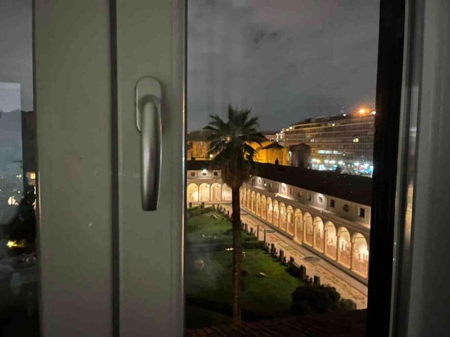 Camera X2 Con Magnifica Vista Sul Chiostro Di Michelangelo E Le Terme Di Diocleziano Rome Luaran gambar